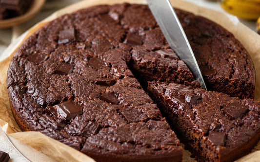 Brownie fără zahăr cu banane, cacao și ciocolată neagră