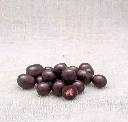 Capsuni bio glazurate in ciocolata neagra, 50g Pronat