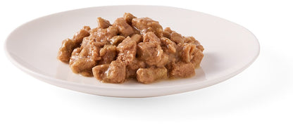 Hrana umeda bio pentru pisici cu carne de pui, vita, patrunjel si cimbru, 100g Yarrah